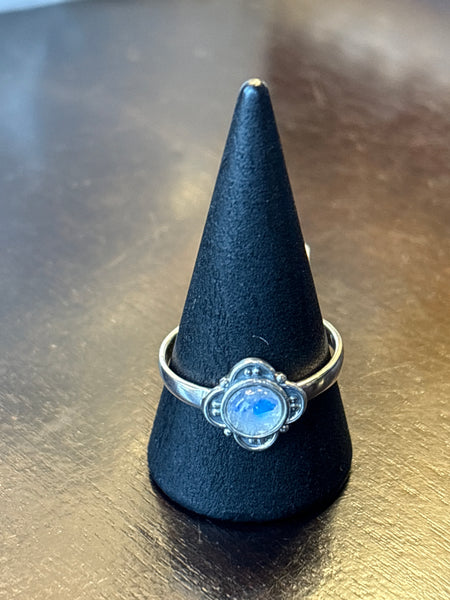 Silver .925 Rainbow Moonstone Ring (176)