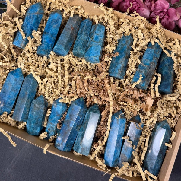 Blue Apatite Generator Tower – Clarity & Manifestation Healing Crystal