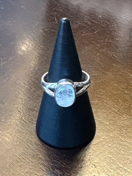 Silver .925 Rainbow Moonstone Ring (176)