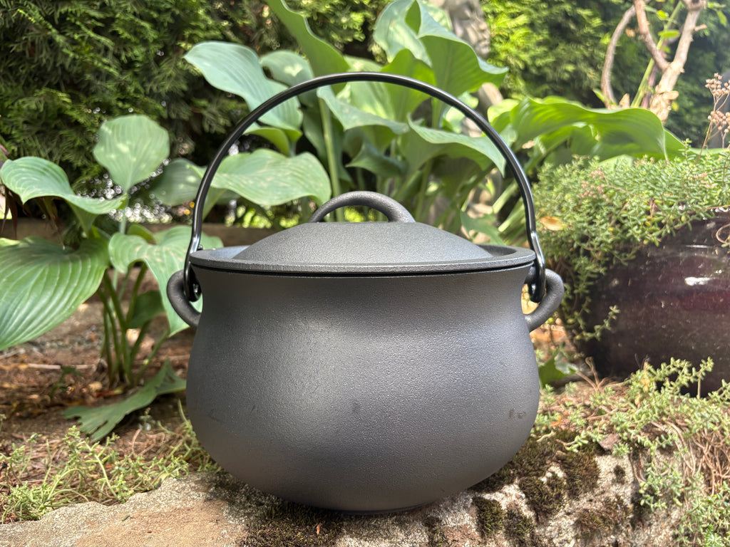 Cast Iron Cauldron — 6 Quart / 5.6 L