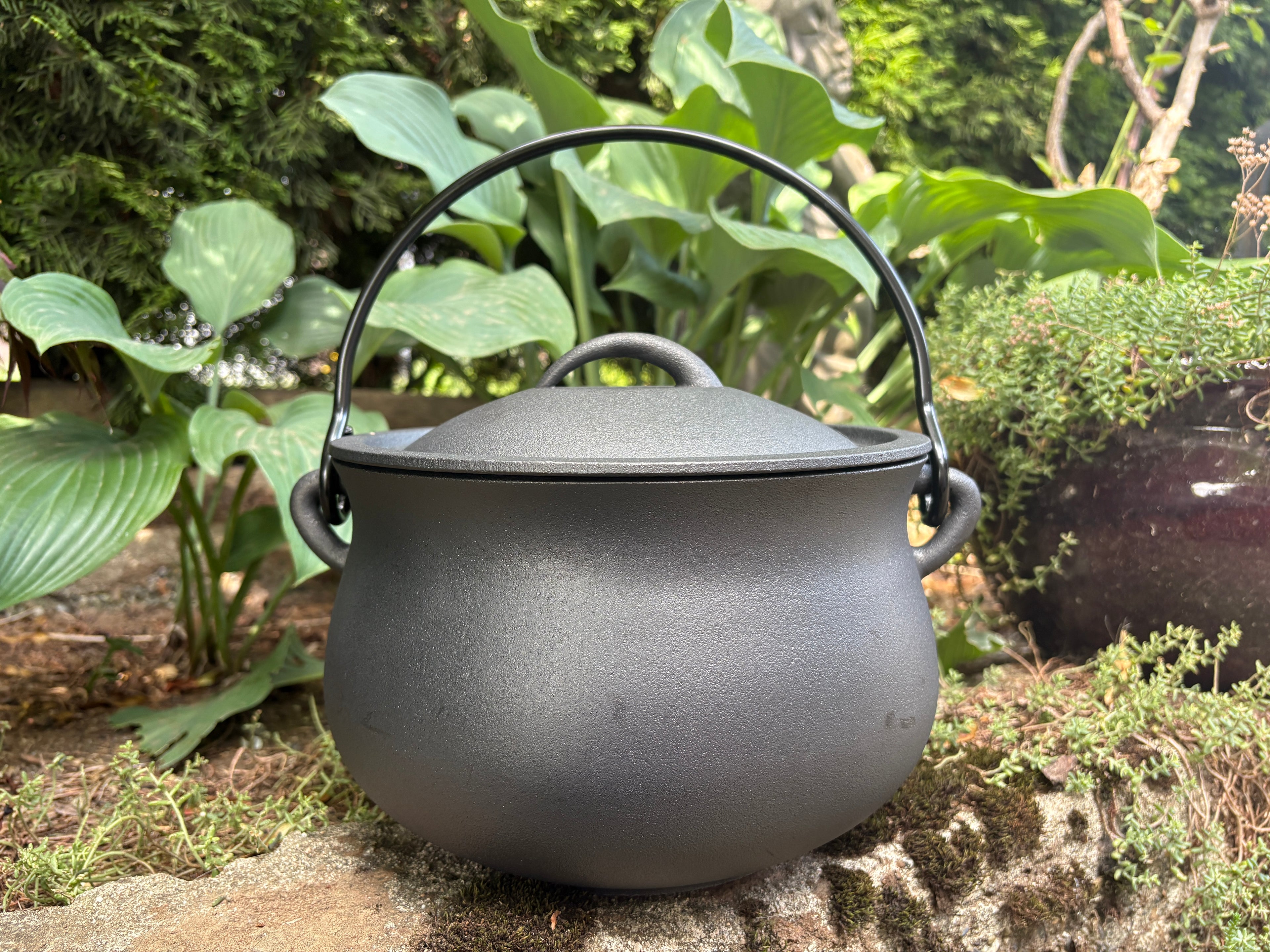 Cast Iron Cauldron — 6 Quart / 5.6 L