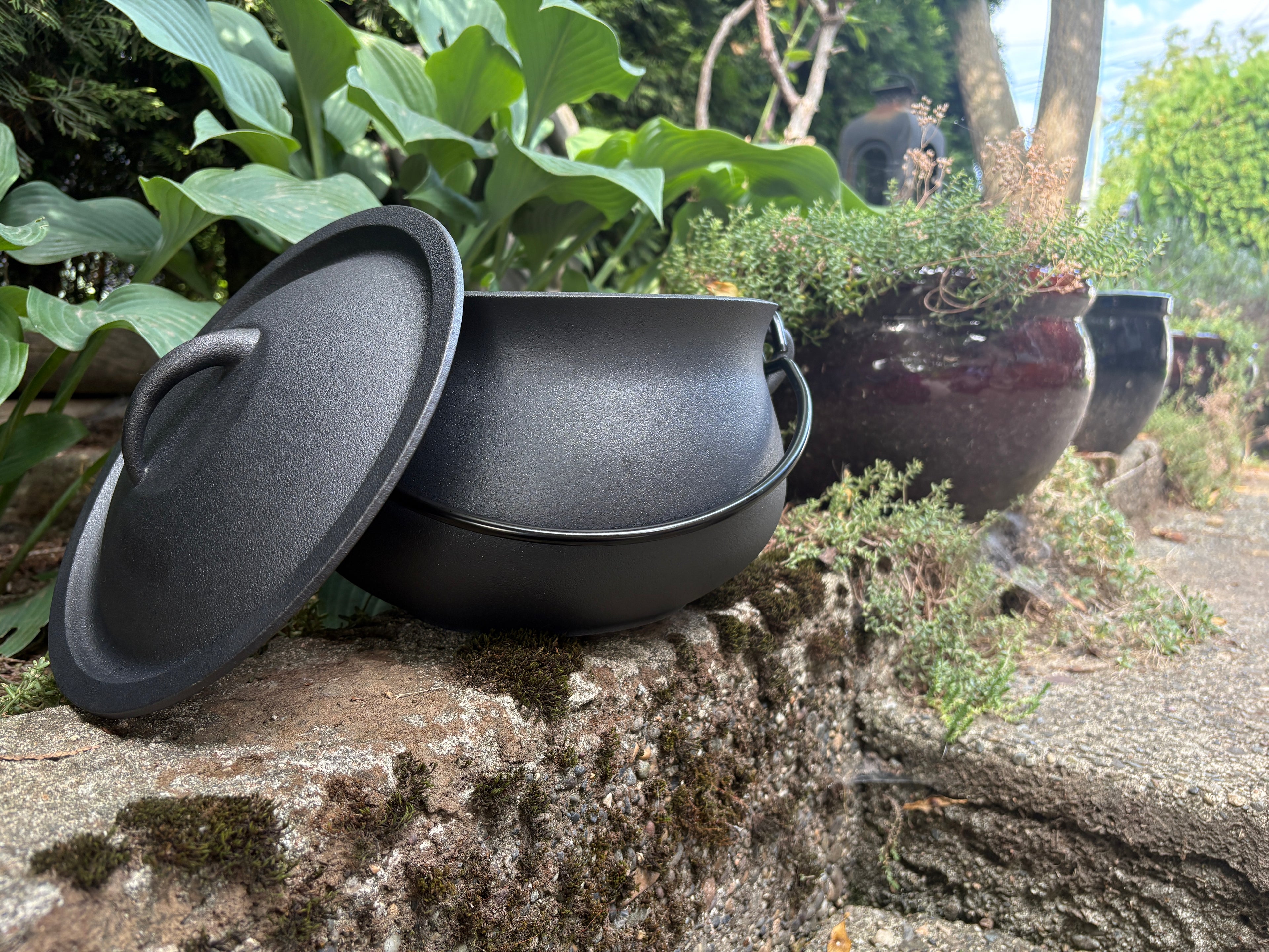 Cast Iron Cauldron — 6 Quart / 5.6 L