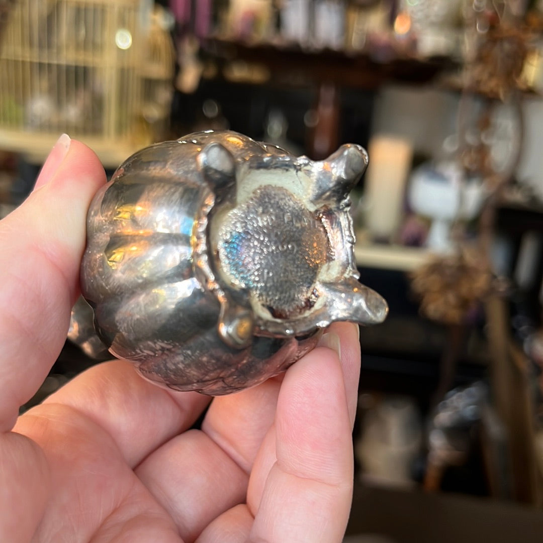 Silver Oneida Leaf Salt Pepper Shakers