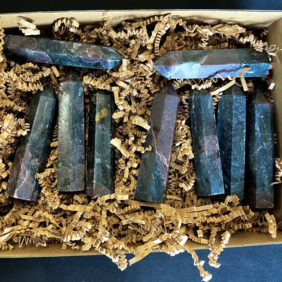Garnet Generator Tower – Passion & Vitality Healing Crystal