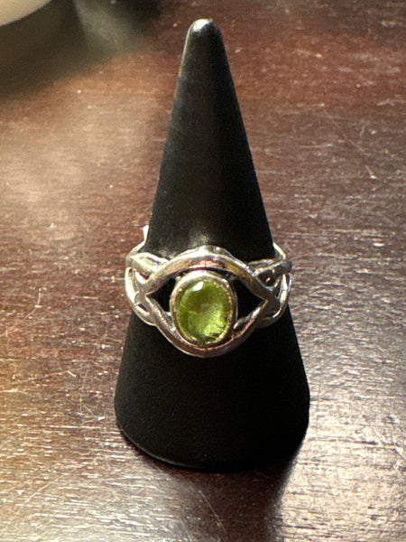 Silver .925 Peridot Ring (170)
