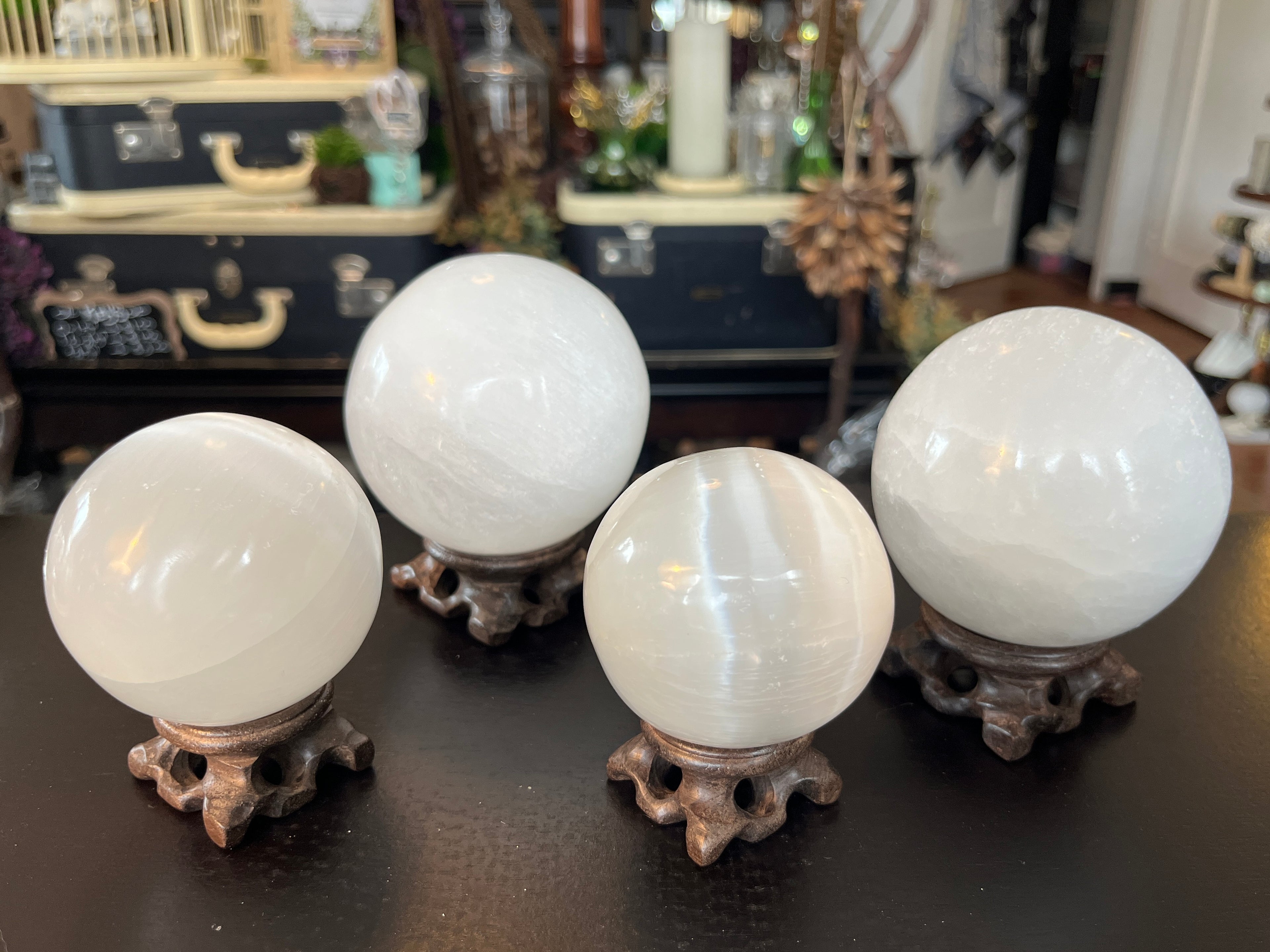 Selenite Orb & Sphere – Cleansing & High Vibration Healing Crystal (Satin Spar)