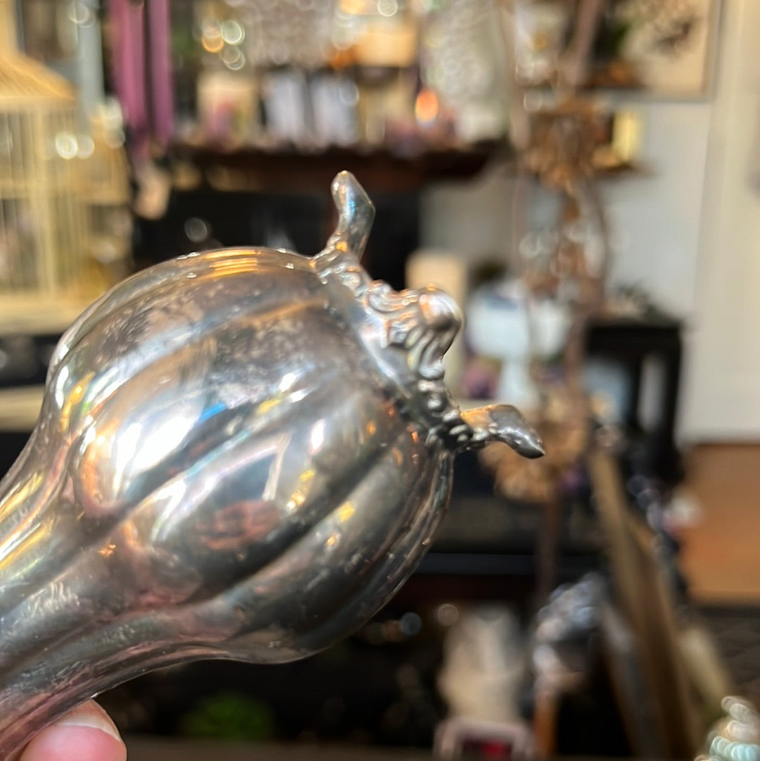 Silver Oneida Leaf Salt Pepper Shakers