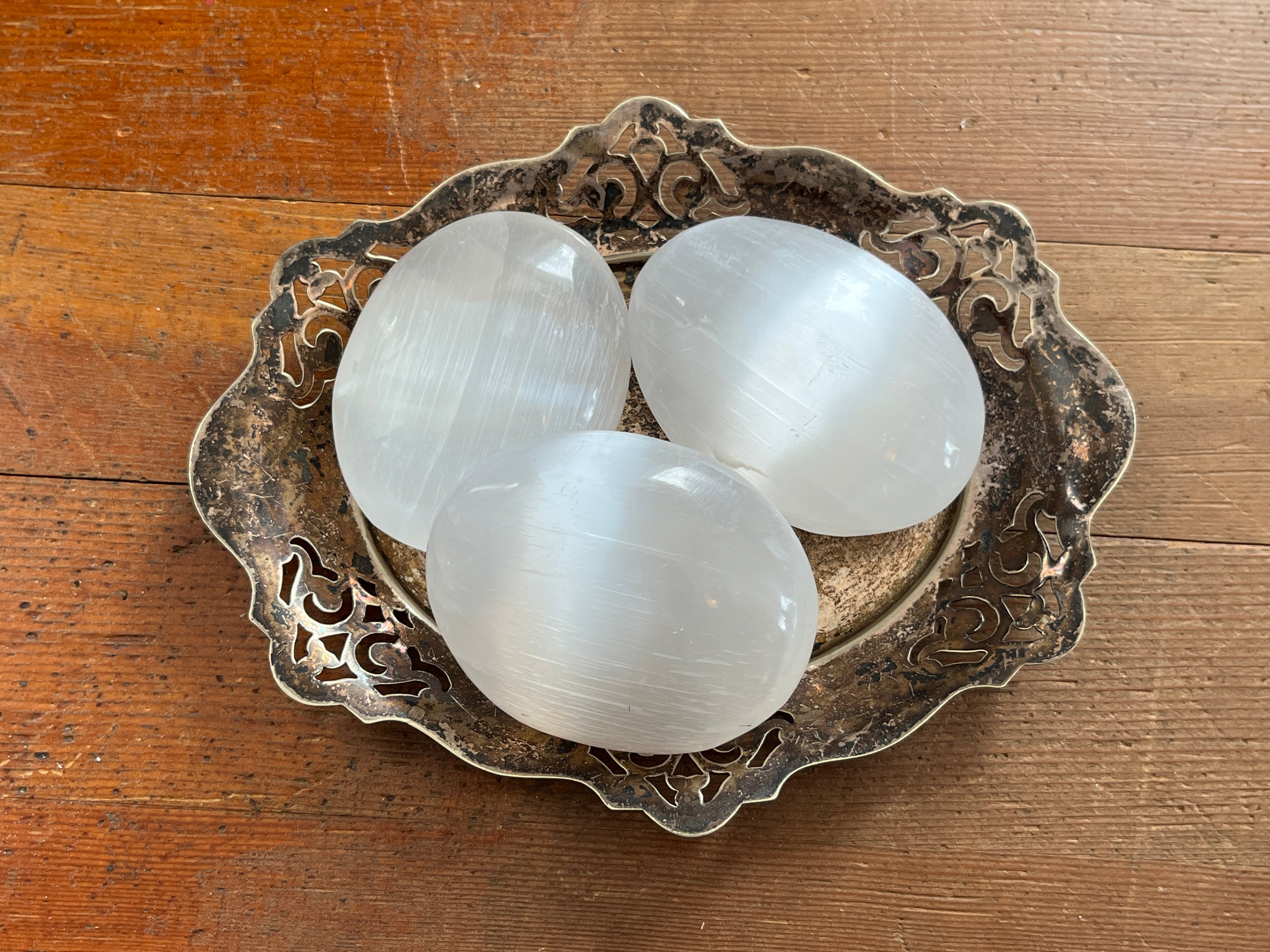 Selenite Palm Stone – Cleansing & High Vibration Healing Crystal (Satin Spar)