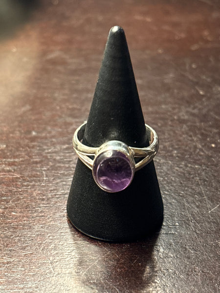 Silver .925 Amethyst Ring (104)