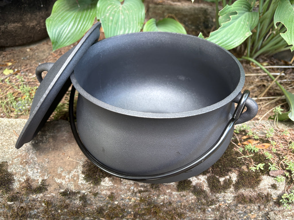 Cast Iron Cauldron — 6 Quart / 5.6 L