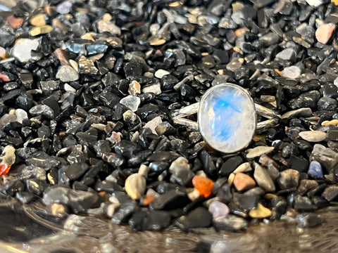 Silver .925 Rainbow Moonstone Ring (176)