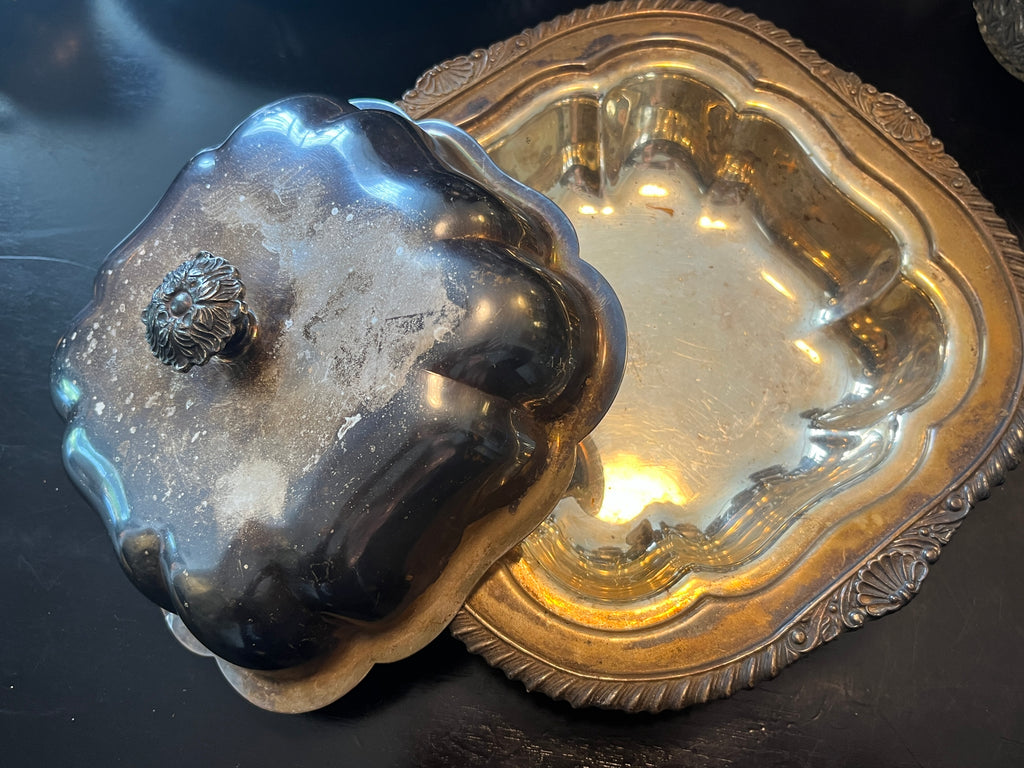 Vintage Silver Plate Old English Rounds Server