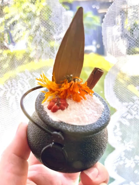 Cauldron Bath Bomb