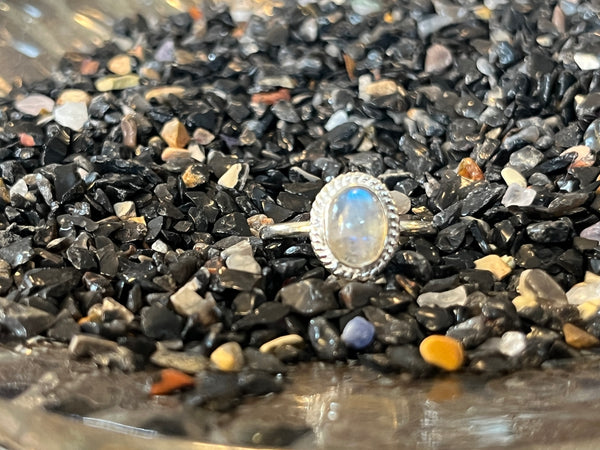 Silver .925 Rainbow Moonstone Ring (176)