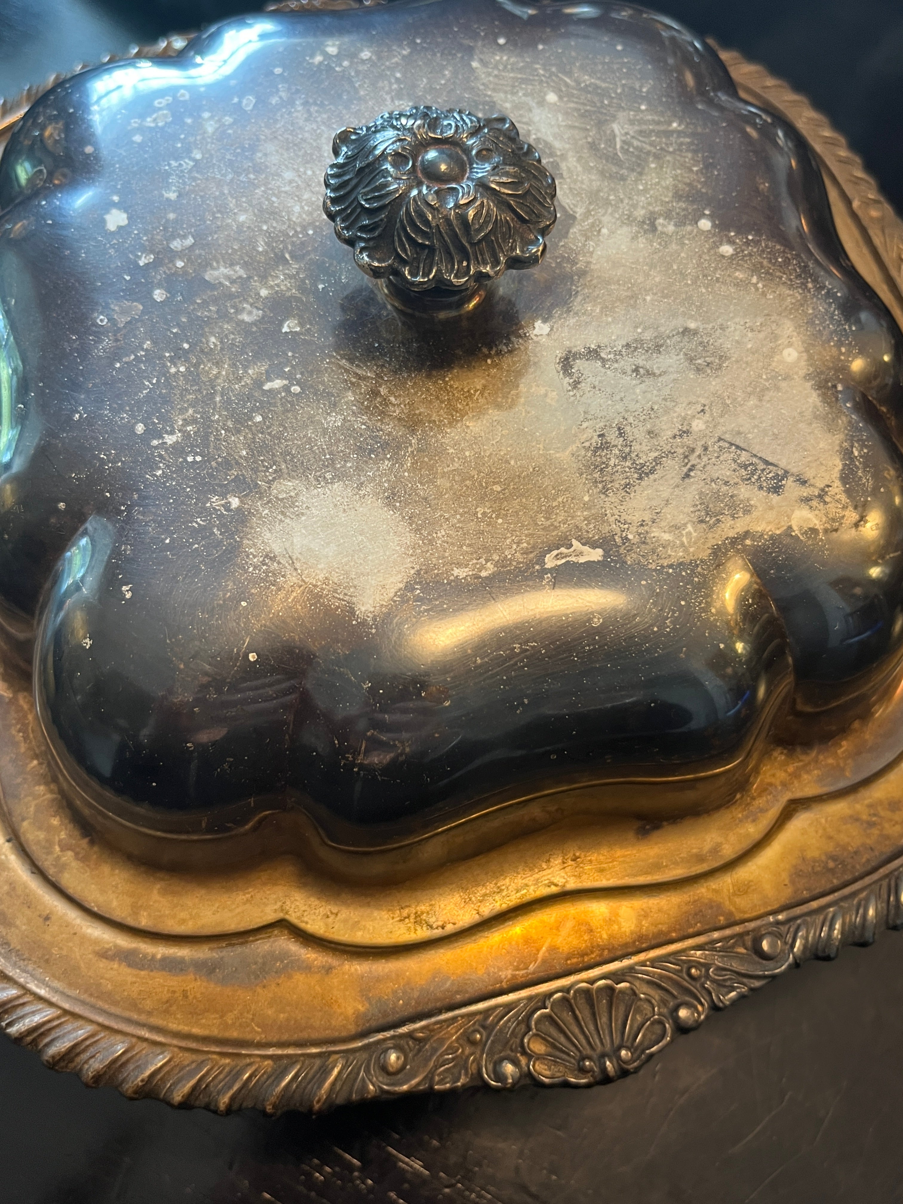 Vintage Silver Plate Old English Rounds Server