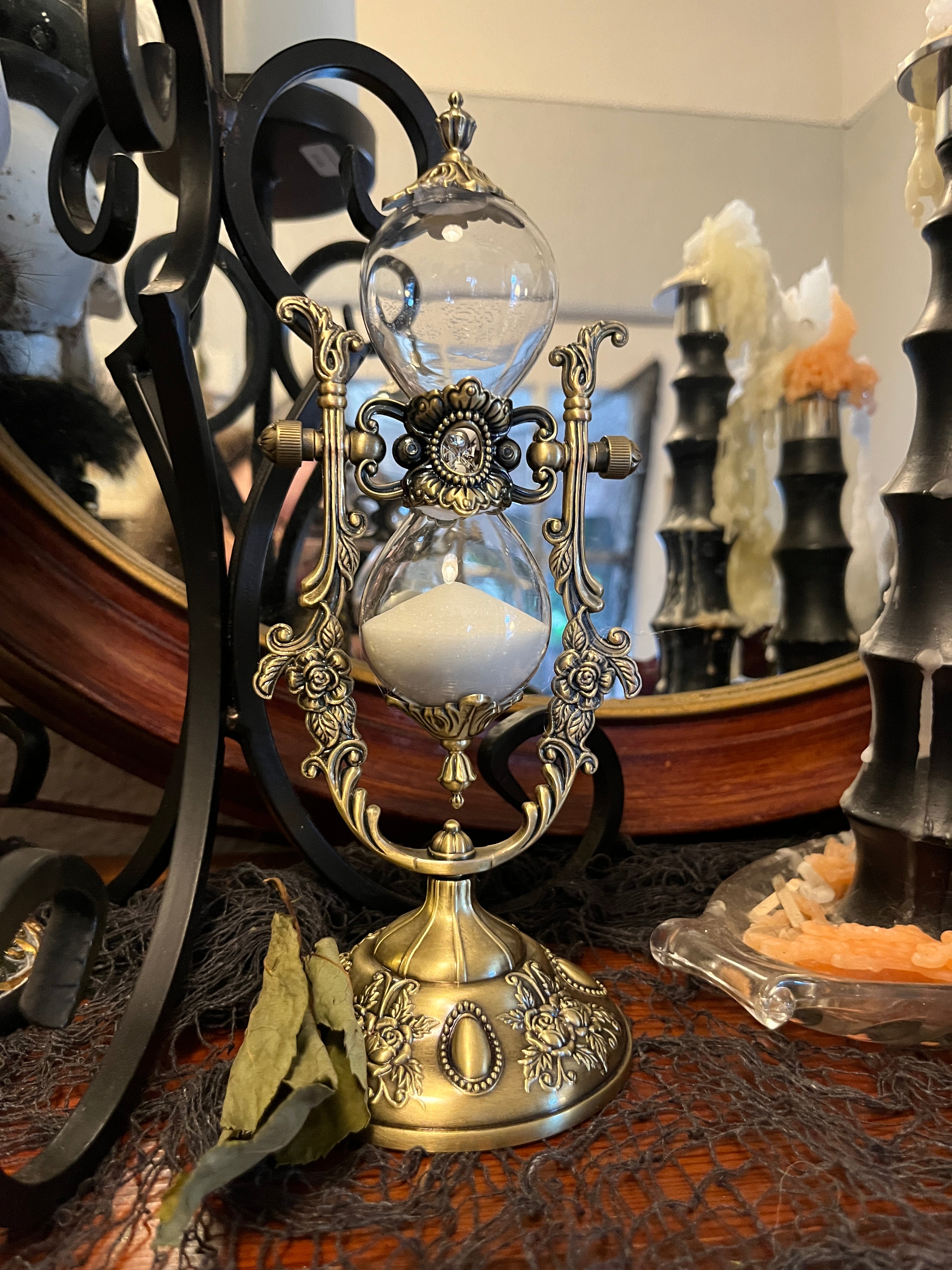 Vintage Inspired Hour Glass (15 min)