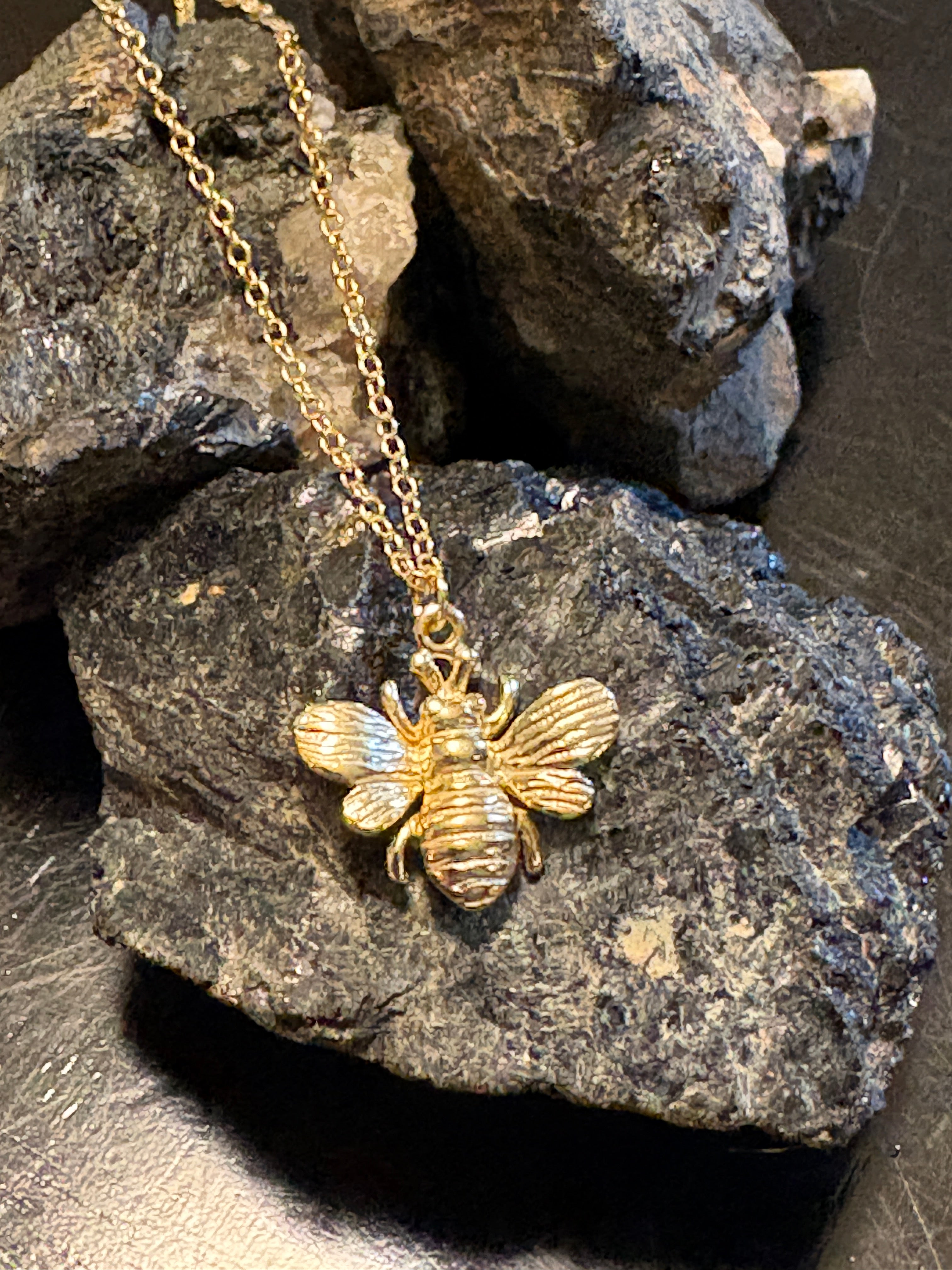 P + G Bee Collection