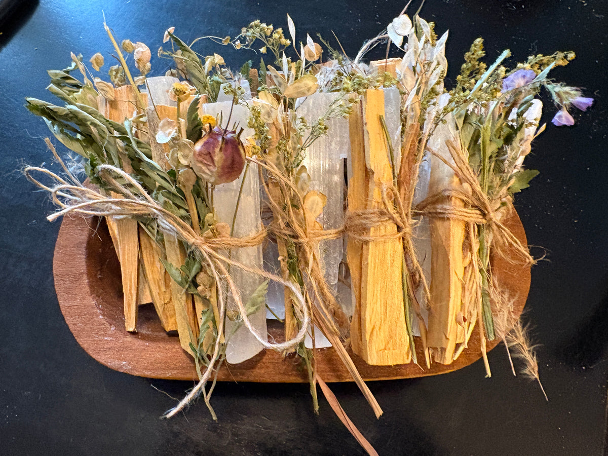 Palo Santo & Selenite Ritual Bundle — Botanical Blessings