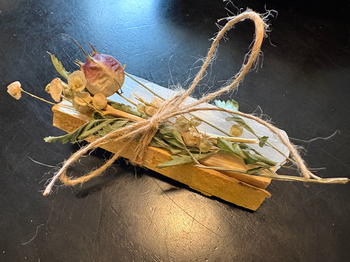 Palo Santo & Selenite Ritual Bundle — Botanical Blessings