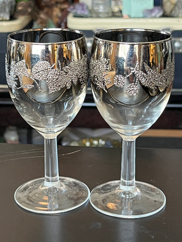 Queens Lusterware Wine Glass w/ Cherries
