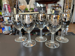 Queens Lusterware Wine Glass w/ Roses
