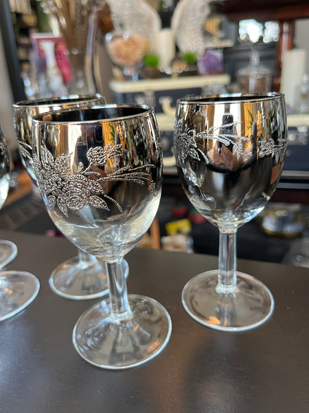 Queens Lusterware Wine Glass w/ Roses