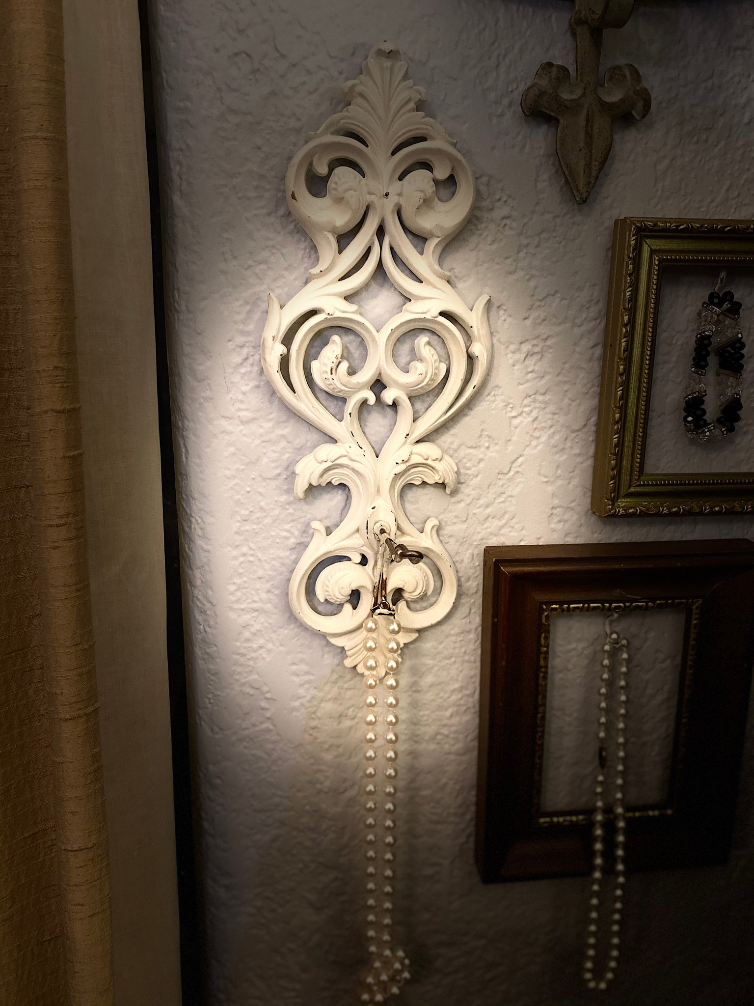 Vintage Cream Scroll w/ Hook