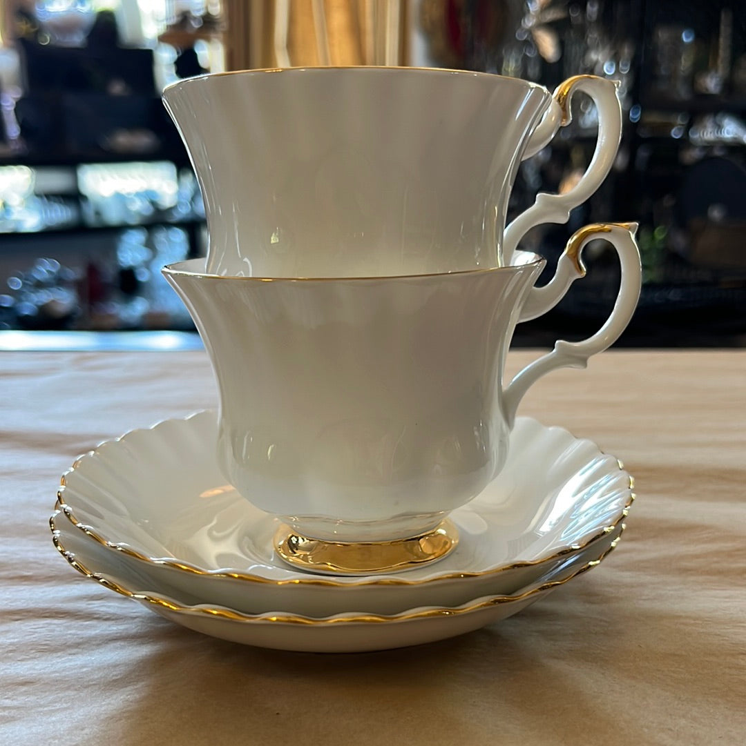 Vintage Royal Albert, Val D'or Tea Cups & Saucers