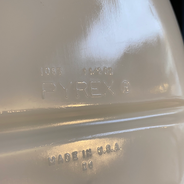 Pyrex Opal, 1.5 Quart Oval Divided Dish