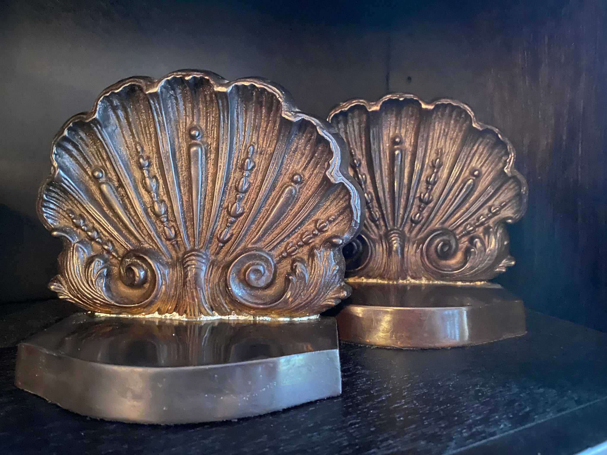 Vintage Art Deco Cast Metal Clam Shell Bookends (Pair) – The Magenta Rose  House