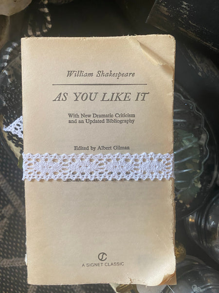 Vintage Inspired Shakespeare Signet Classic