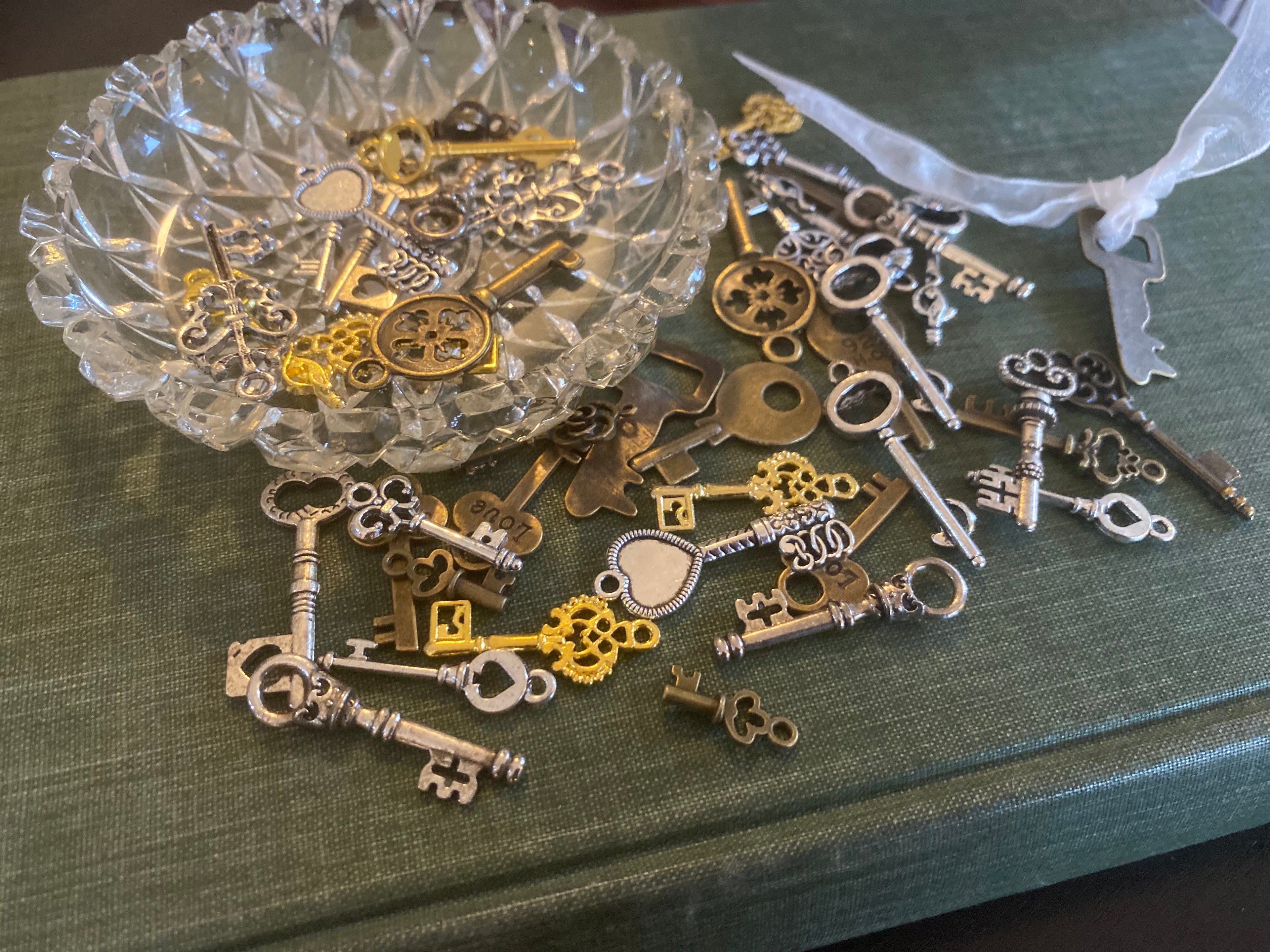 Skeleton Keys Small