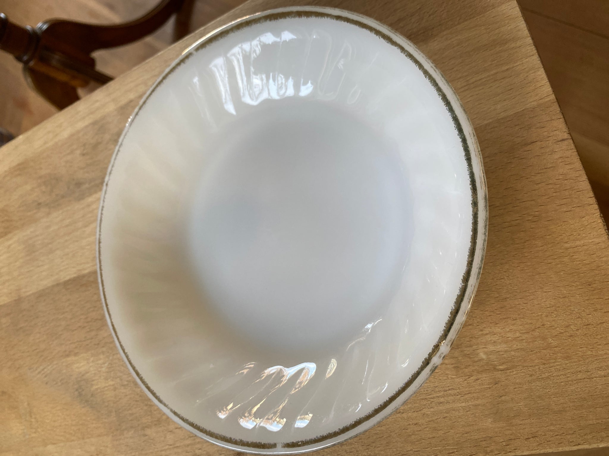 Anchor Hocking Fire King Soup Bowl Milk Glass w/ Gold Fade Edge 7.5"