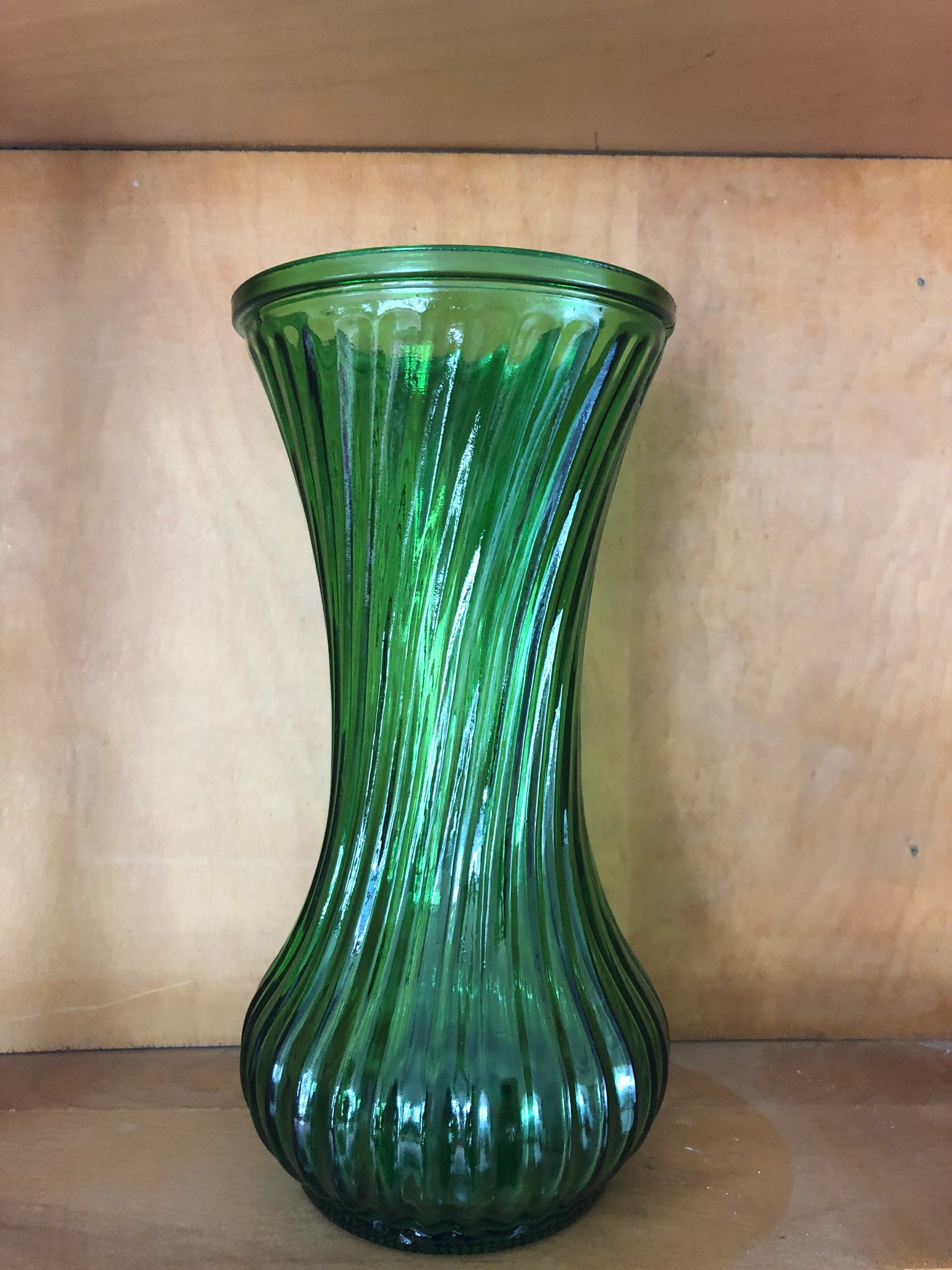 Emerald Swirled Ribbed Vase 8"