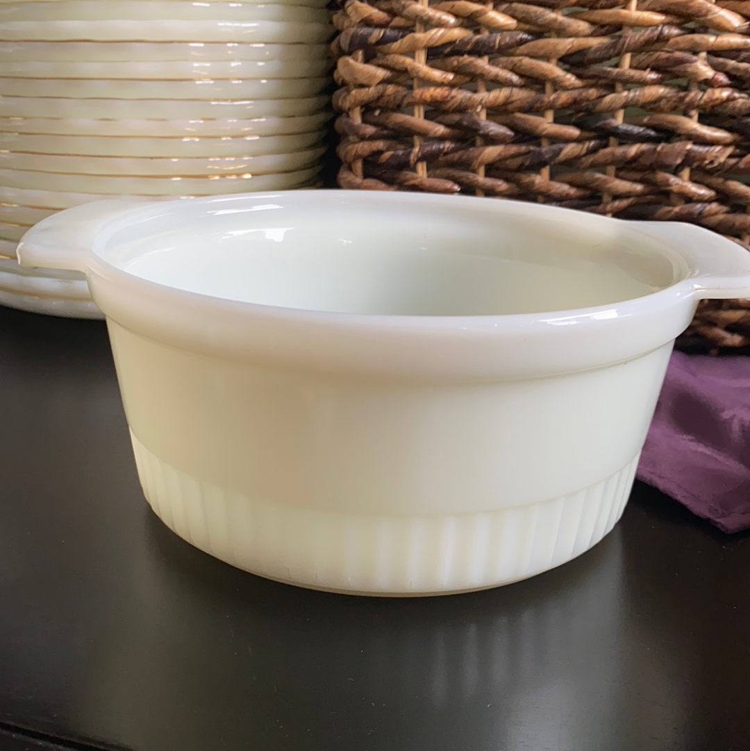 Anchor Hocking Fire King Ribbed Milk Glass Round Handled Casserole Dish 1QT