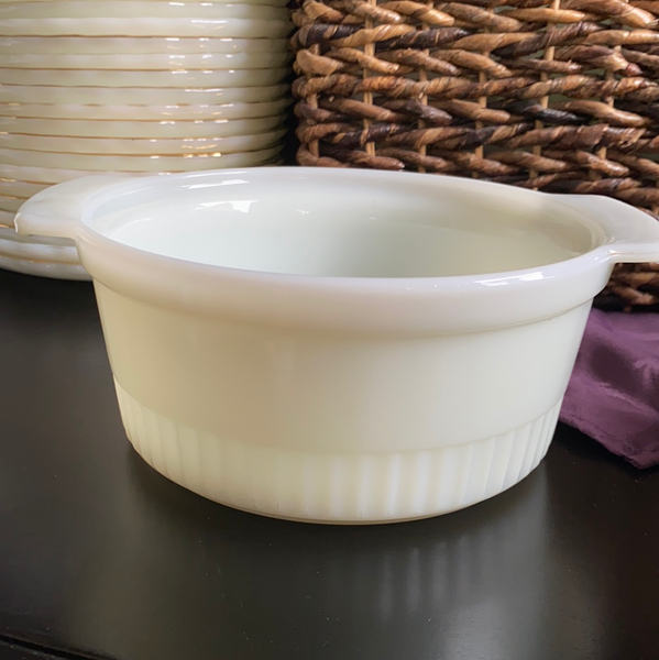 Anchor Hocking Fire King Ribbed Milk Glass Round Handled Casserole Dish 1QT