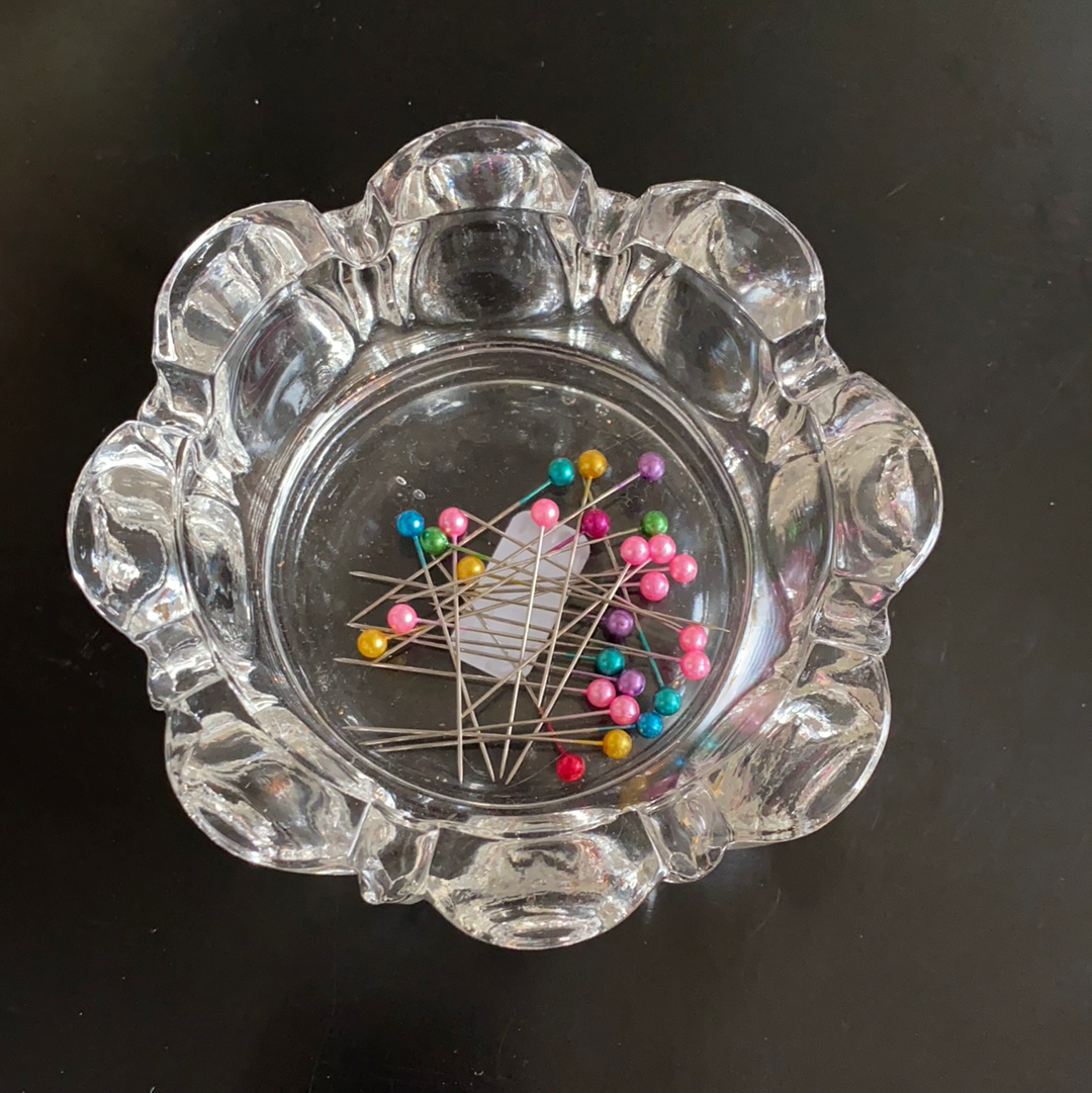 Vintage Clear Glass Scalloped Ashtray Flower Bubble 8 Slot
