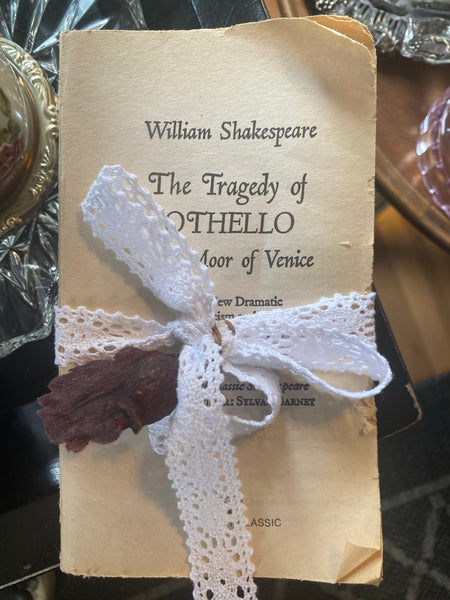 Vintage Inspired Shakespeare Signet Classic