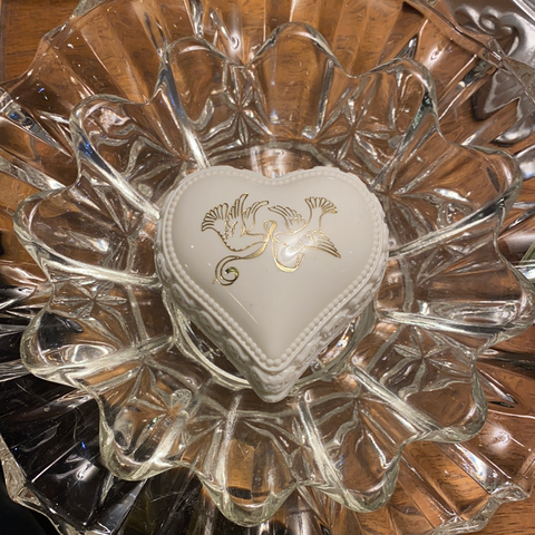 Avon Milk Glass Heart w/ Doves
